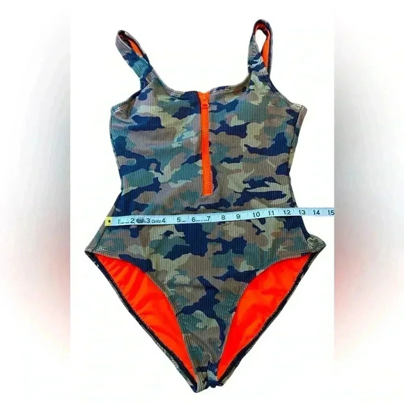 Camouflage Print One-Piece Swimsuit With Zip Detail, Medium ☀️ - Picture 6 of 8